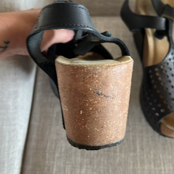 Bio Natura platform leather sandals . Very comfortable! Heel is 3” - toe is 2” - Picture 3 of 4